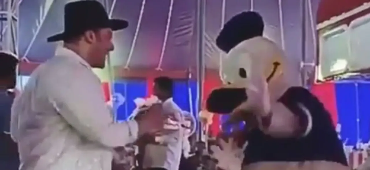 Watch: Salman Khanâ€™s dance at Ahilâ€™s birthday celebrations will make your Sunday better