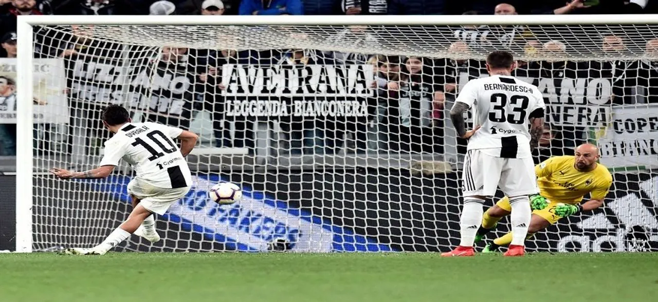 Napoli draw against Genoa, Juventus's Serie A title push delayed by one week