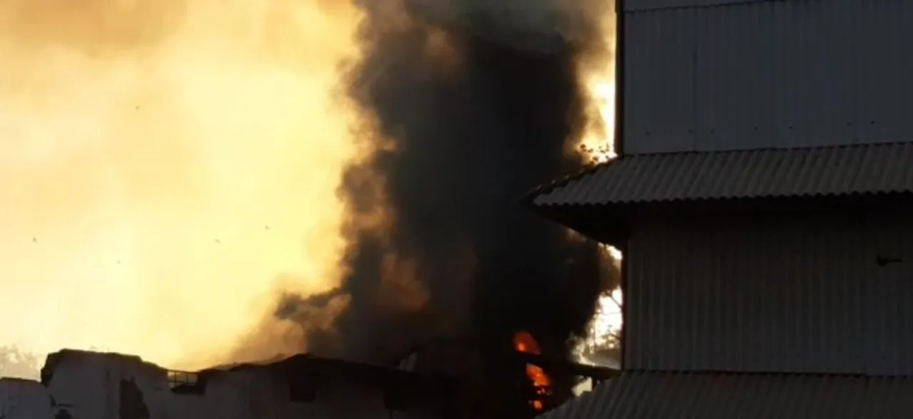 Fire breaks out at oil plant in Gujarat's Banaskantha, property worth Rs 25 crore guttted