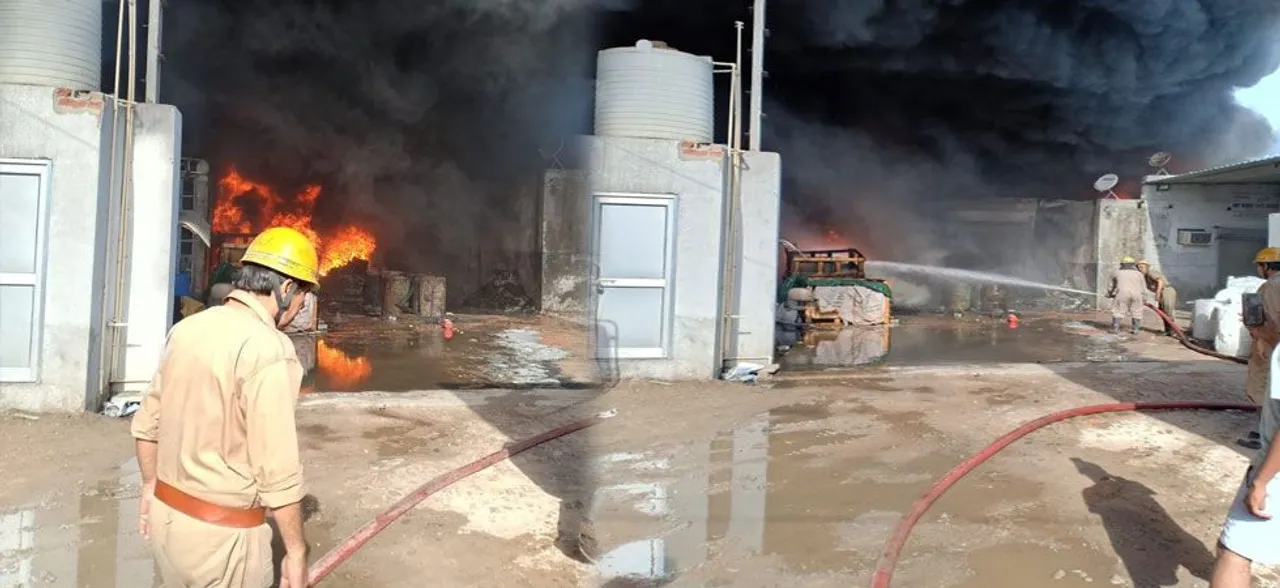 Massive fire breaks out at rubber godown in Delhiâ€™s Siraspur, 26 fire tenders at spot 