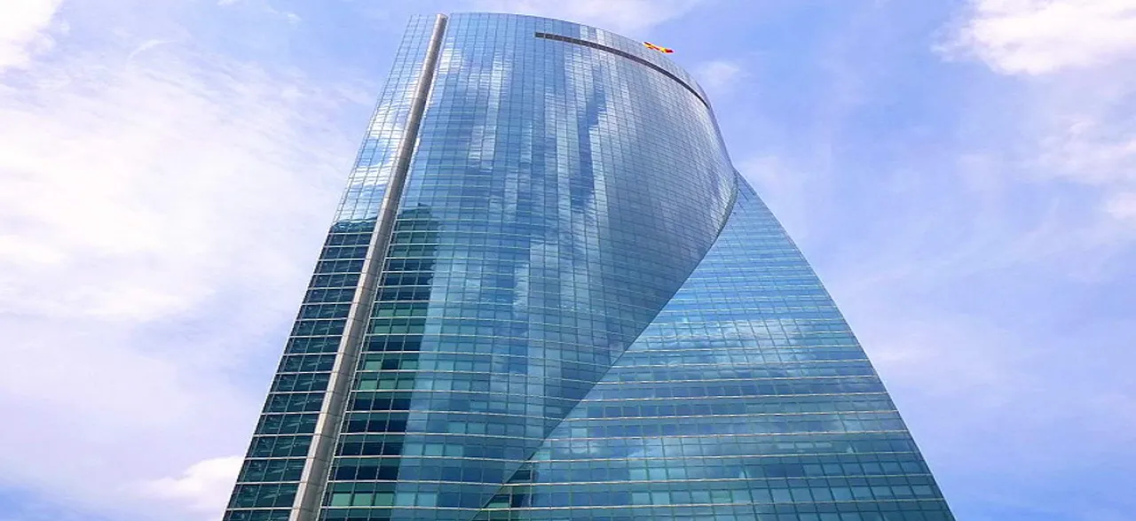 Bomb threat forces evacuation of Madrid skyscraper which houses embassies