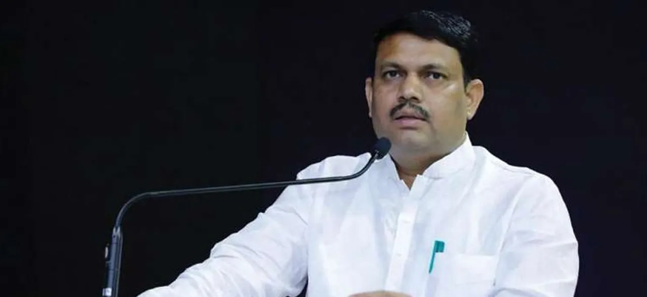 Gujarat minister likens Rahul to 'puppy', CM Rupani urges him to show restraint, Congress lashes out