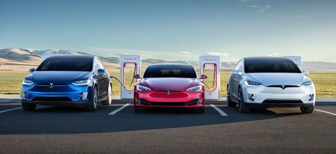 Tesla hit with big loss as car deliveries sputter in first quarter