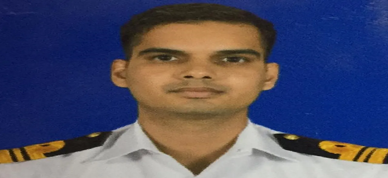 Navy's Lieutenant Commander dies in fire onboard INS Vikramaditya in Karnataka 