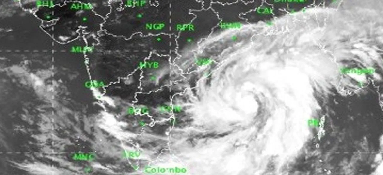 Cyclone Fani intensifies, to make landfall near Odisha coast tomorrow 