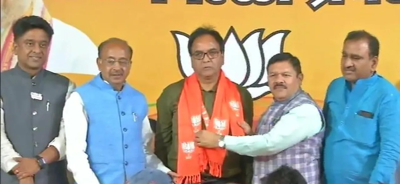 Anil Bajpai, AAP MLA from Delhi's Gandhi Nagar, joins BJP in presence of Vijay Goel