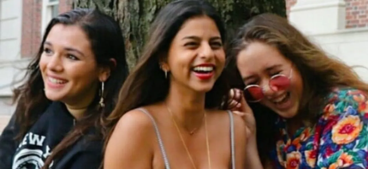 Suhana Khan and her girl gang flash million dollar smile as they pose for a picture