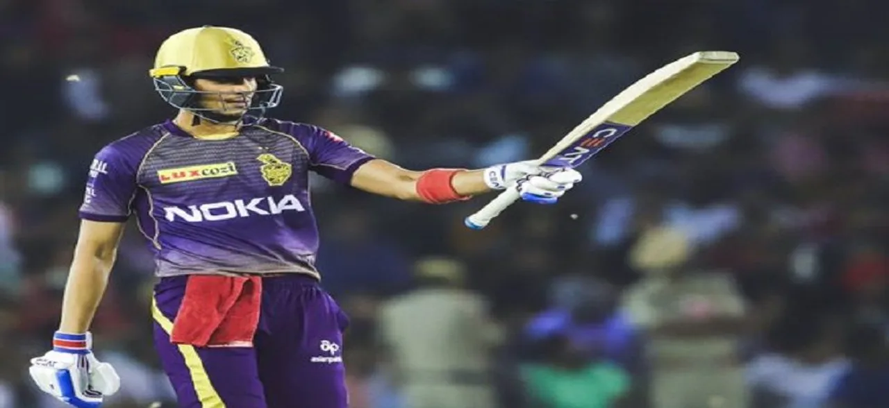 Shubman Gillâ€™s father steals the show with bhangra celebrations after reaching fifty â€“ WATCH