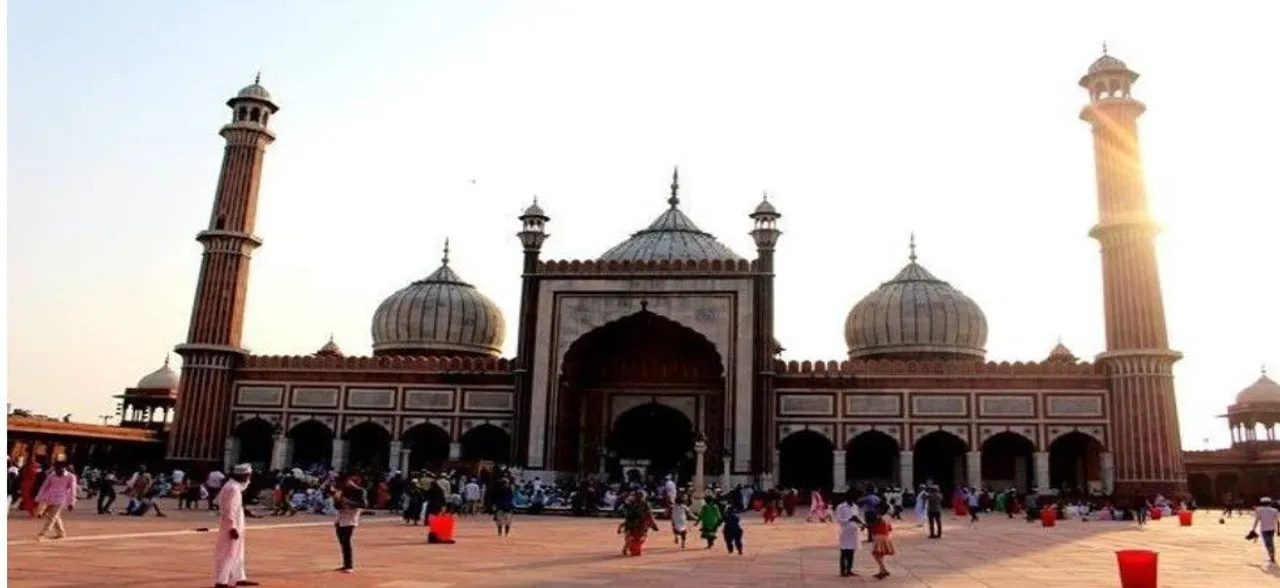 Row over AAP meeting inside mosque, BJP sees 'minority appeasement', EC seeks answers