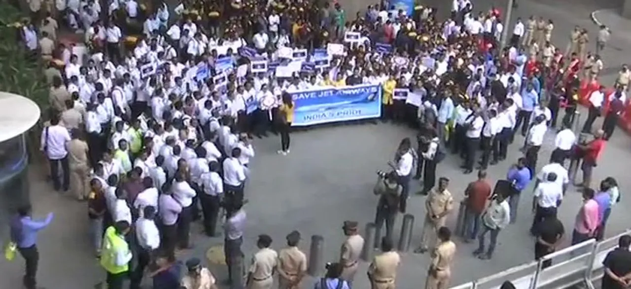 Jet Crisis: Hundreds of unpaid employees carry out protest outside Mumbai Airport