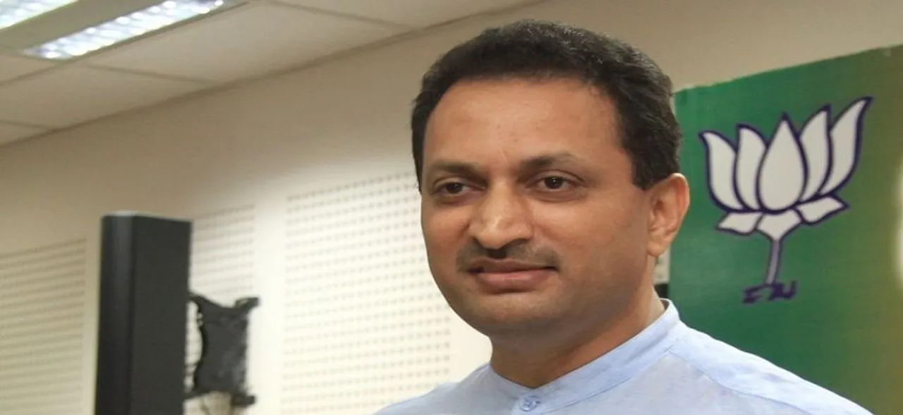 'Account hacked,' claims Union Minister Anantkumar Hegde after controversial tweets on Godse, Rahul