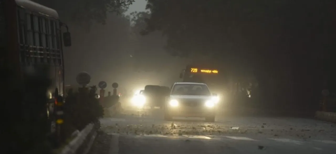 Massive dust storm, thundershowers hit Delhi, NCR; traffic snarls, power outage reported in several areas 