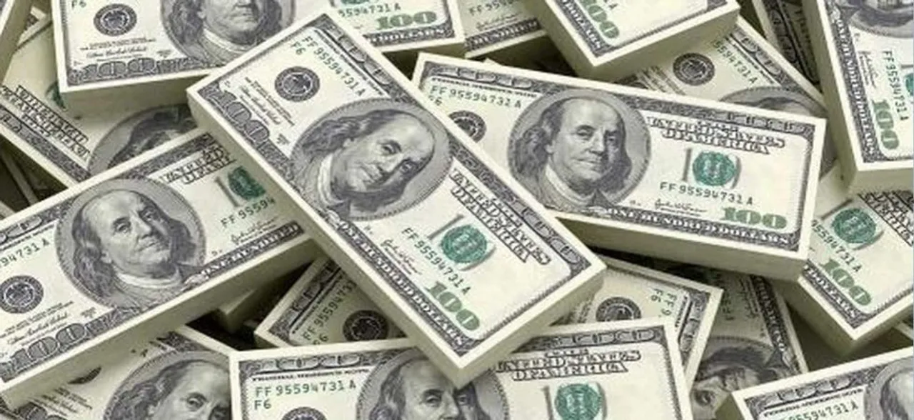 Pakistan currency hits all-time low against US dollar