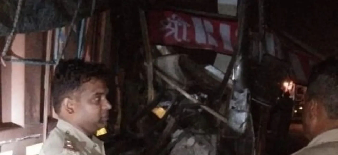 1 killed, 24 injured after bus rams into parked truck on Lucknow-Agra Expressway