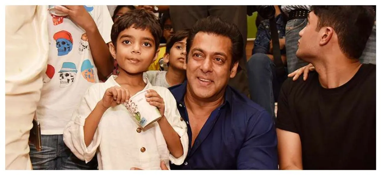 Did Salman Khan just give a â€˜heads-upâ€™ sign to reports of having a child through surrogacy? 