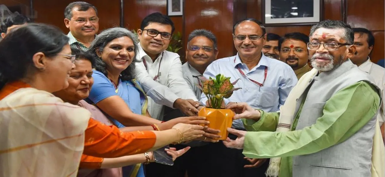 Santosh Gangwar takes charge as Labour Minister; promises reforms, welfare of workers
