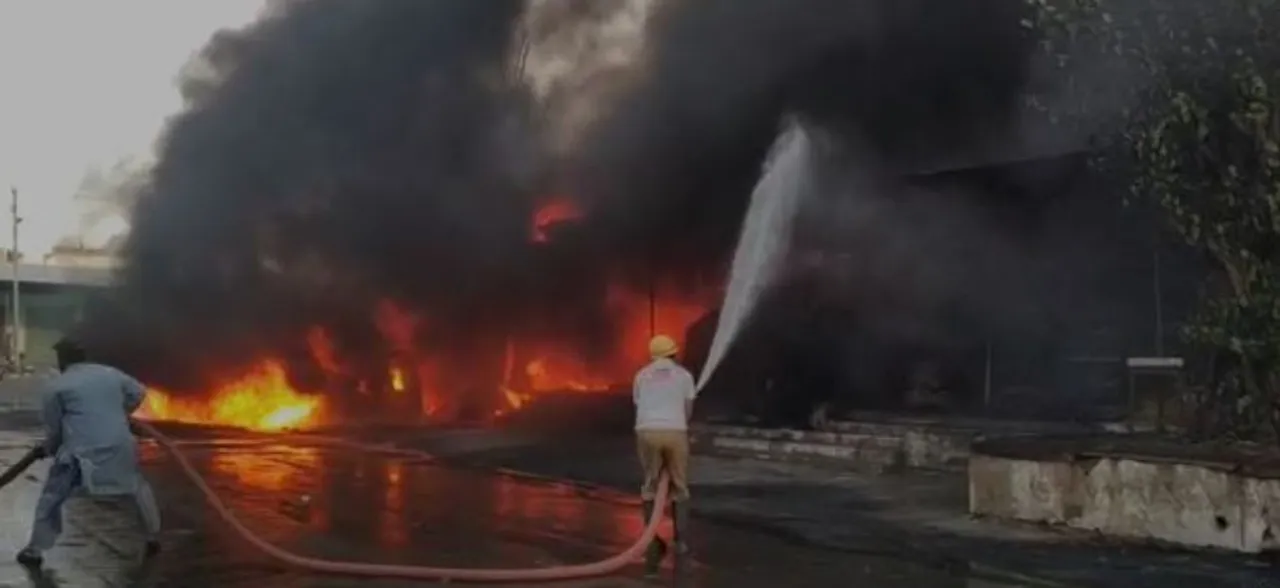 Massive fire breaks out near oil godown in Rajasthanâ€™s Ajmer, 12 fire tenders struggle to douse blaze 