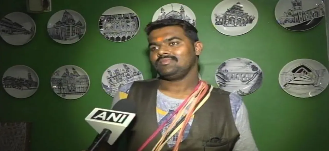 Watch Video: Train hawker seen mimicking politicians like PM Modi, Rahul Gandhi; arrested