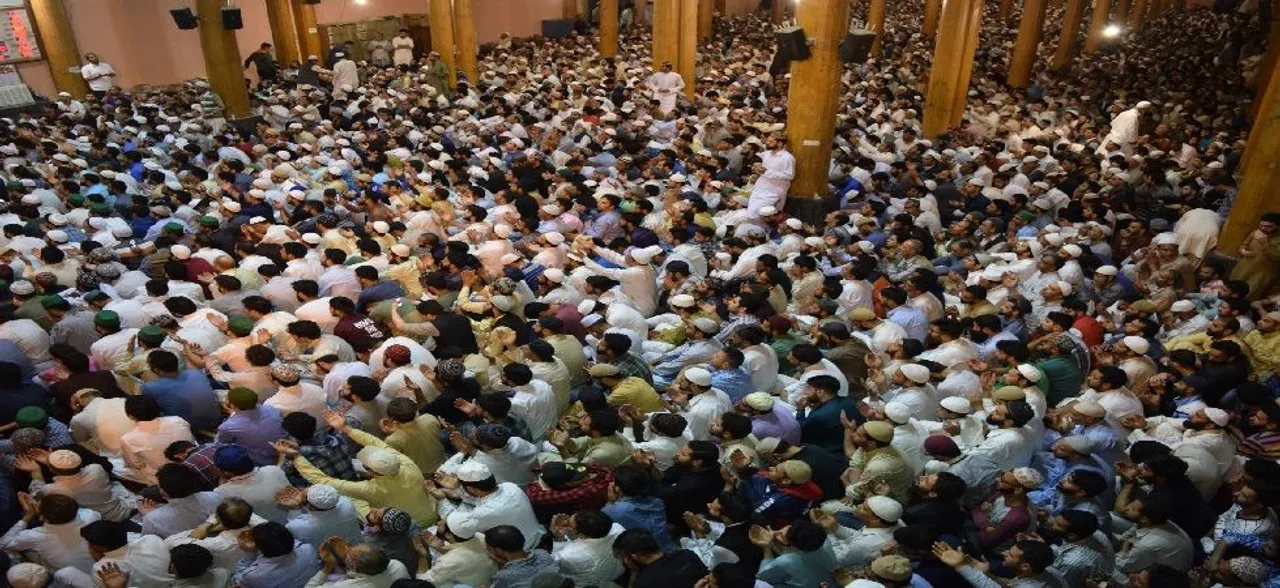 Shab-e-Qadar, night of power and blessings, observed in Kashmir