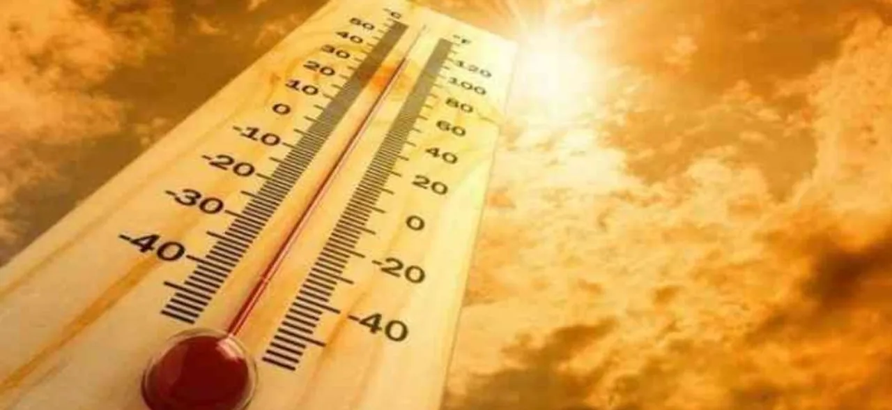 Boy trying to avoid heat suffocates to death inside locked car in Maharashtra's Akola 