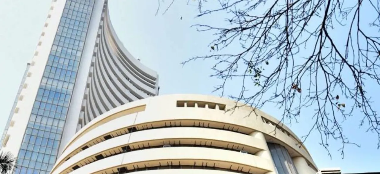 Sensex drops 554 points to end at 39,530, Nifty also drops by 178 points