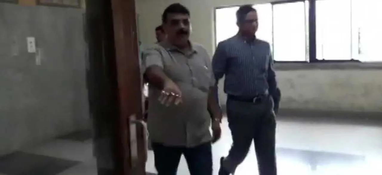 Ex-Kolkata police commissioner Rajeev Kumar appears at CBI office for questioning in Saradha scam