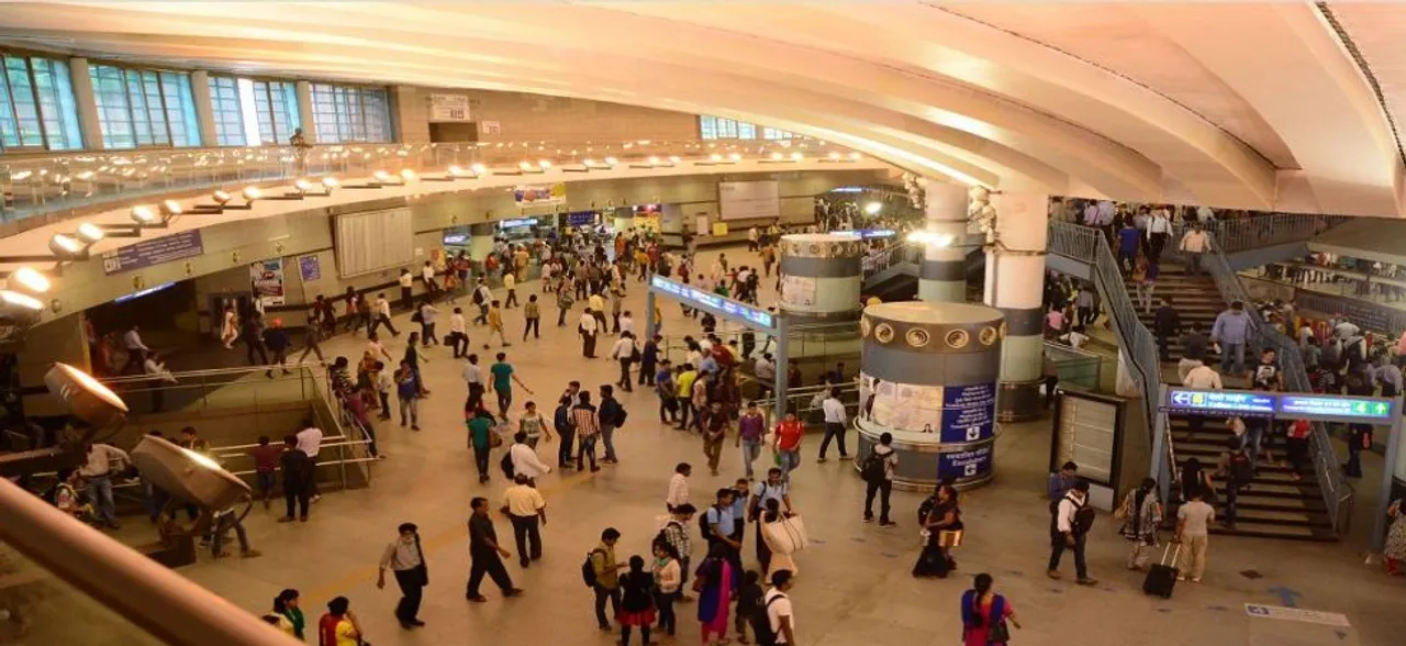 Power failure hits Delhi Metro's Yellow Line, passengers stranded at Rajeev Chowk