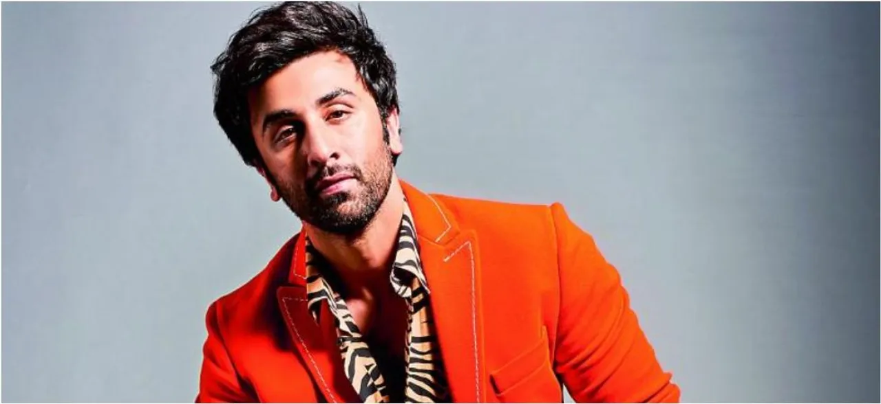 Watch VIDEO: Ranbir Kapoorâ€™s fan comes to his rescue, reveals the real reason for sitting on floor