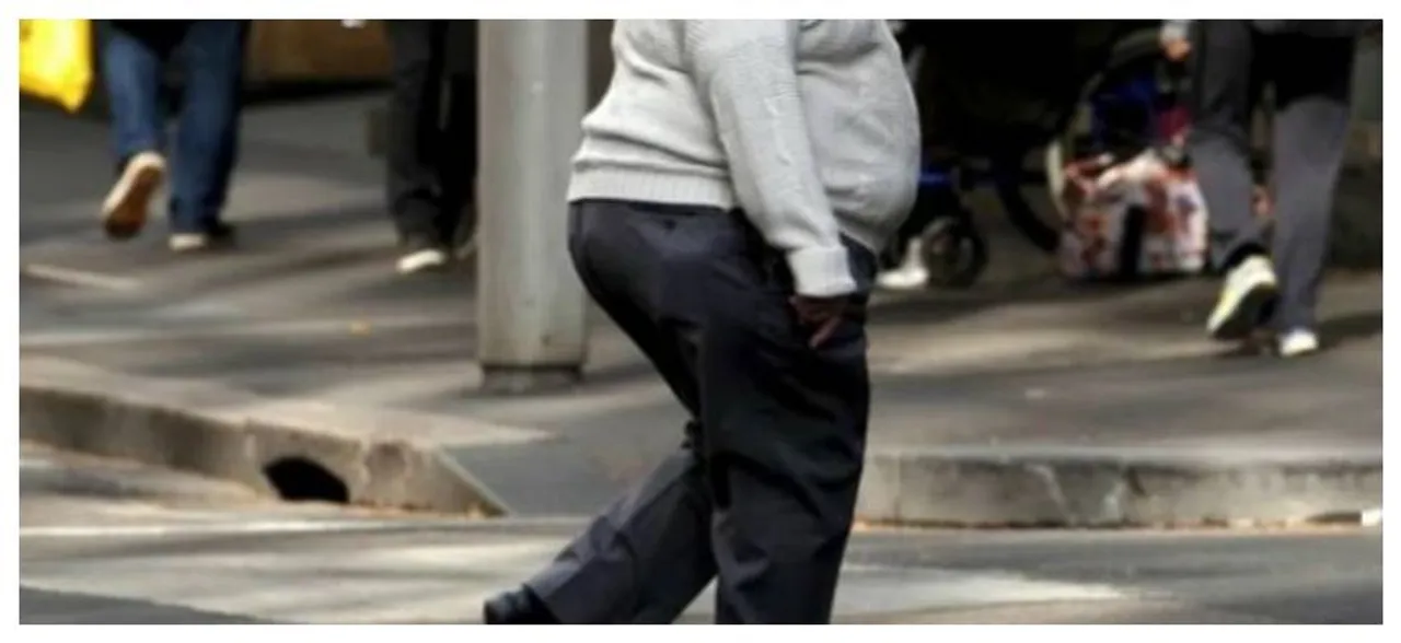 Artificial light during sleep linked to weight gain in women: Study