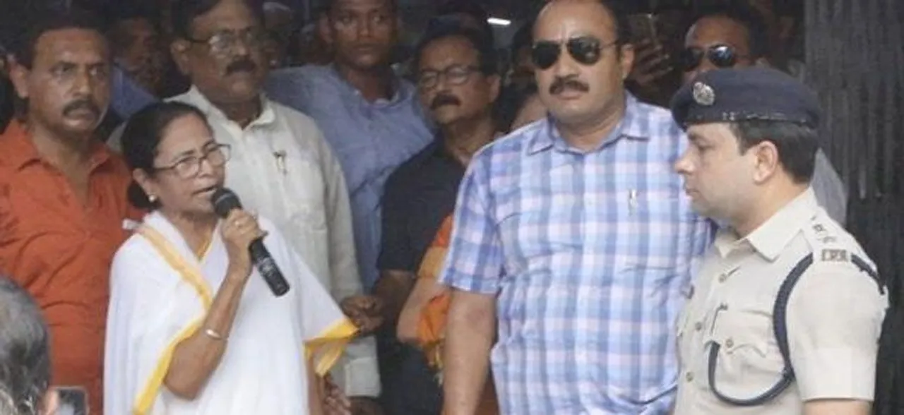 Junior doctors in West Bengal call off week-long strike after Mamata Banerjee accepts demands