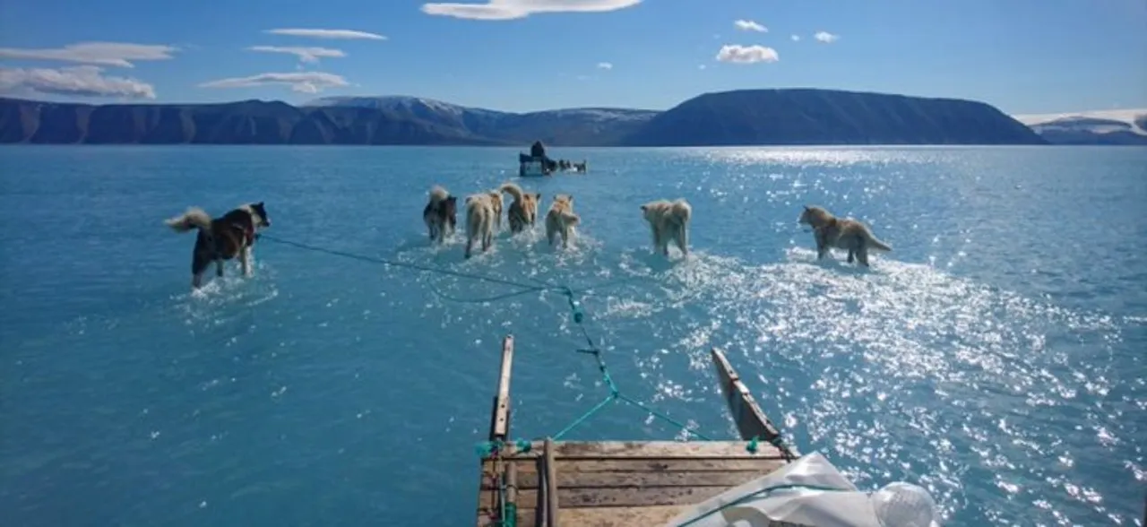 Shocking! Over two billion tons of ice melted in Greenland in one day 