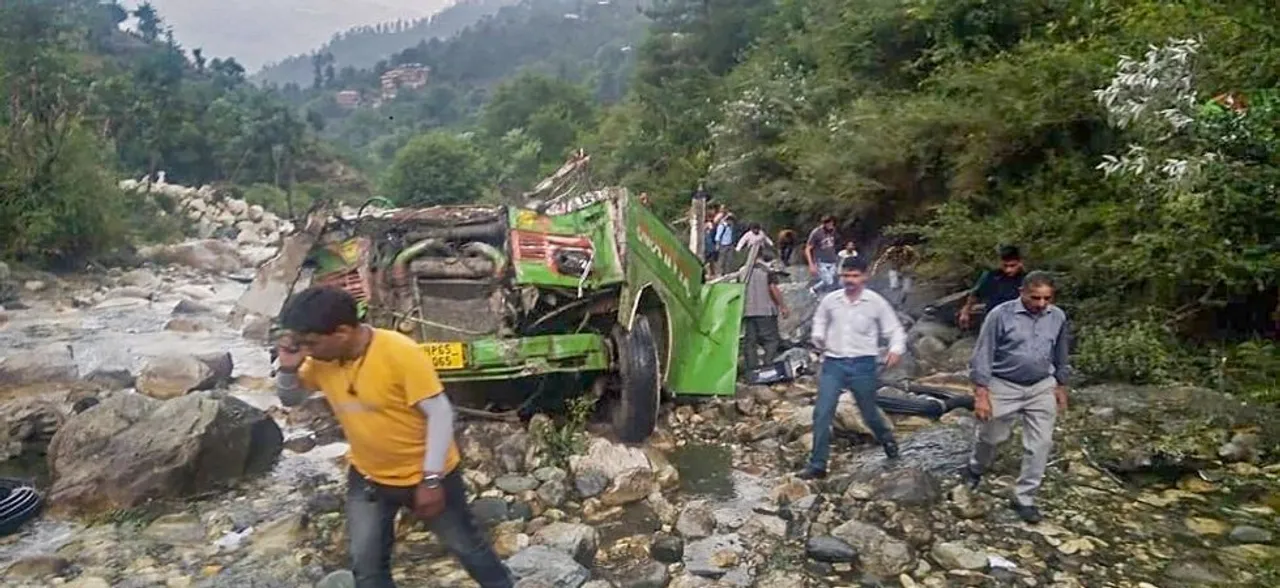 PM Modi, Rahul Gandhi condole deaths in Himachal Pradesh bus accident