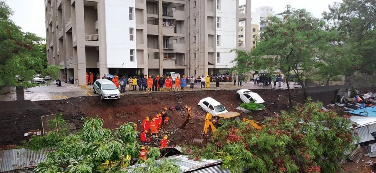 17 killed, 2 injured after wall collapses in Puneâ€™s Kondhwa, Fadnavis orders probe