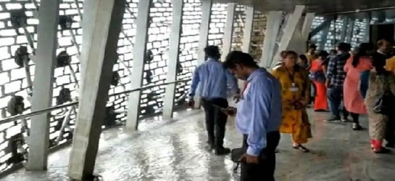 VIDEO | Rains create puddles in Gujarat's Statue of Unity viewers gallery