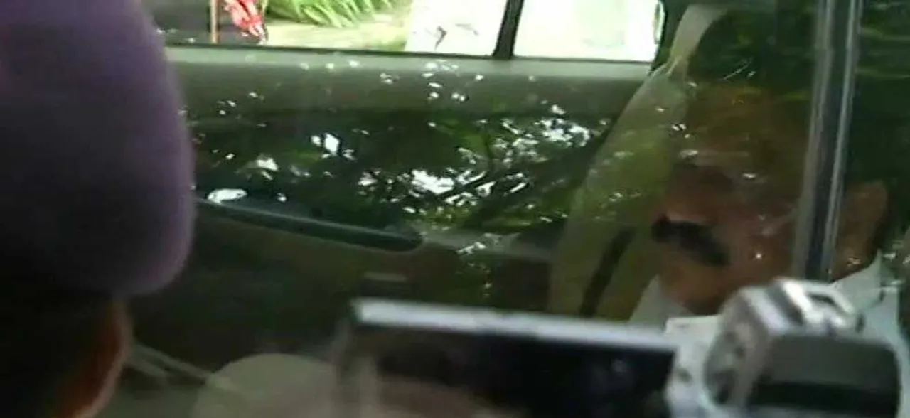 Karnataka Congress MLA Anand Singh, who was assaulted by colleague, resigns