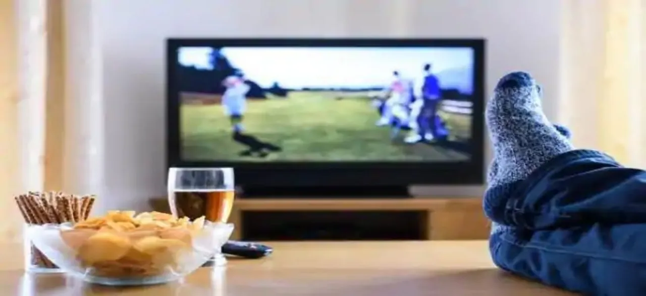 Sitting while watching TV linked to higher risk of heart attack: Study