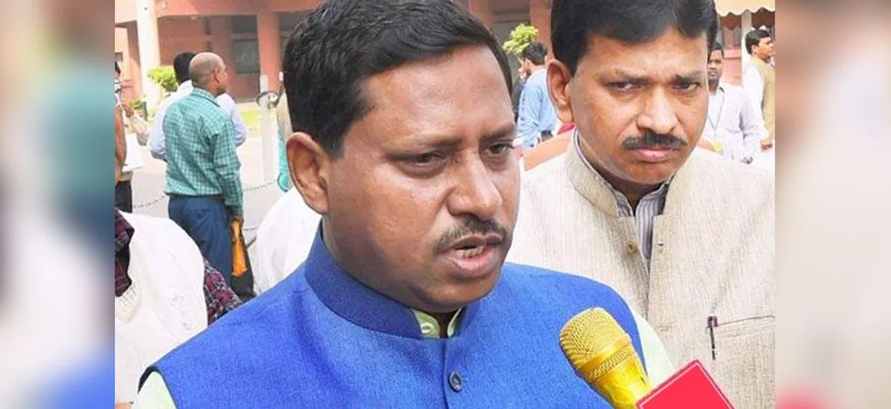 BJP MP Ram Shankar Katheria, whose guards thrashed Agra toll plaza staff, booked