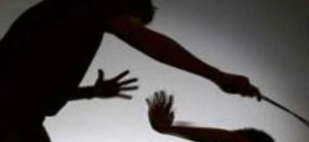 UP Police breaks fingers of man who tried to lodge complaint about wife's abduction and rape
