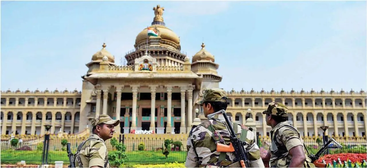Supreme Court permits Karnataka rebel MLAs to meet Speaker at 6 pm to submit resignations 