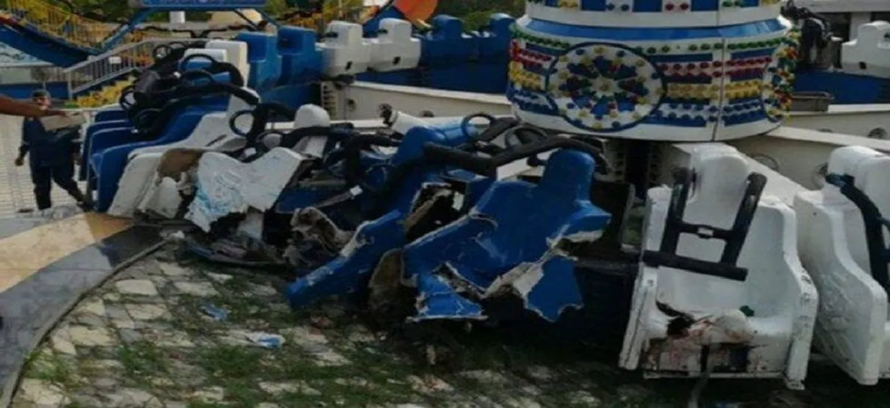 VIDEO | Ahmedabad: 2 killed, 26 injured after joyride with crashes at adventure park