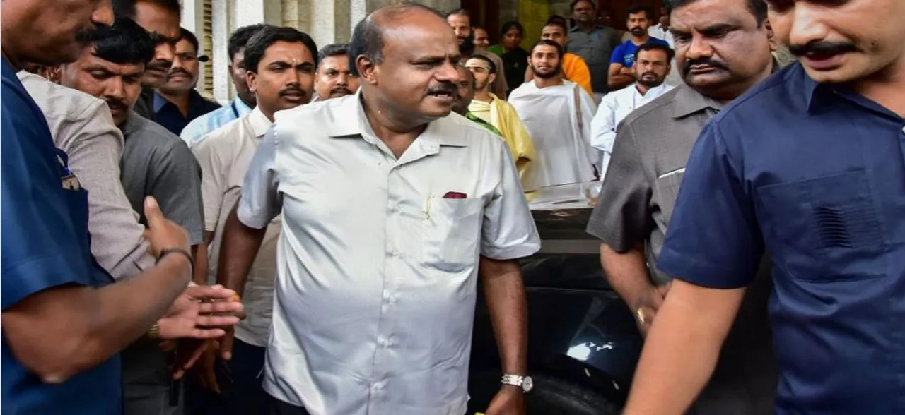 Karnataka Governor asks CM Kumaraswamy to prove majority by 1:30 pm on Friday