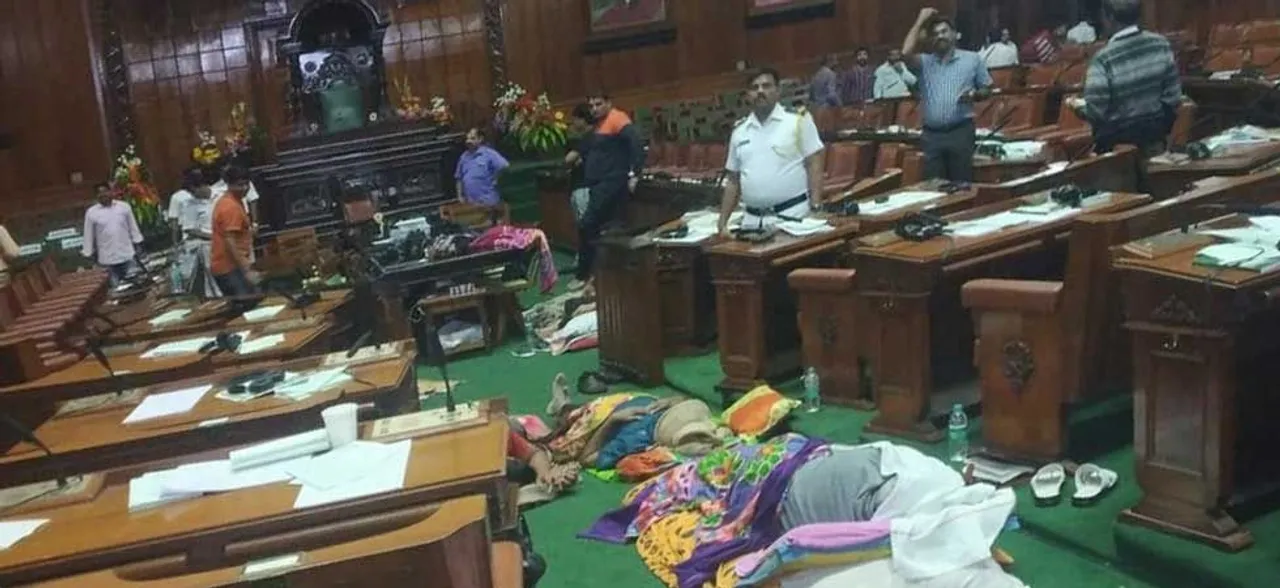 Karnataka Crisis: House adjourned without trust vote, BJP MLAs sit on overnight 'dharna' in Assembly