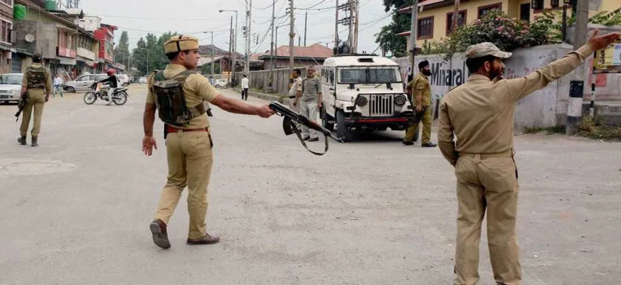 Cop shot dead by gunmen in South Kashmir's Bijbehara