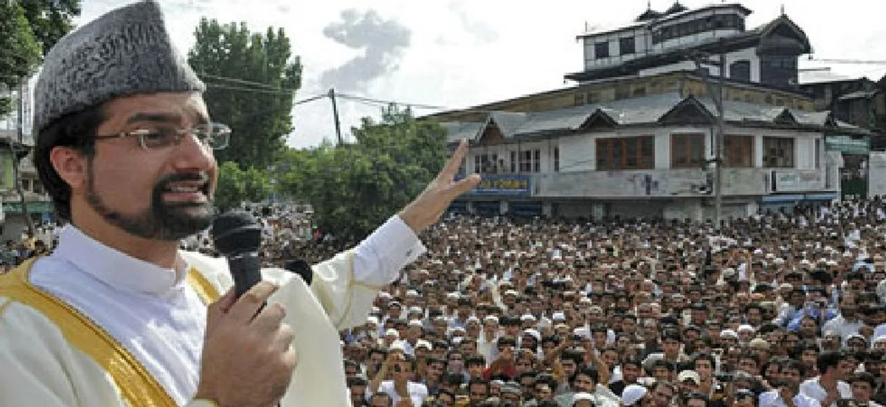 Mirwaiz Umar Farooq welcomes Donald Trumpâ€™s Kashmir â€˜mediation offerâ€™