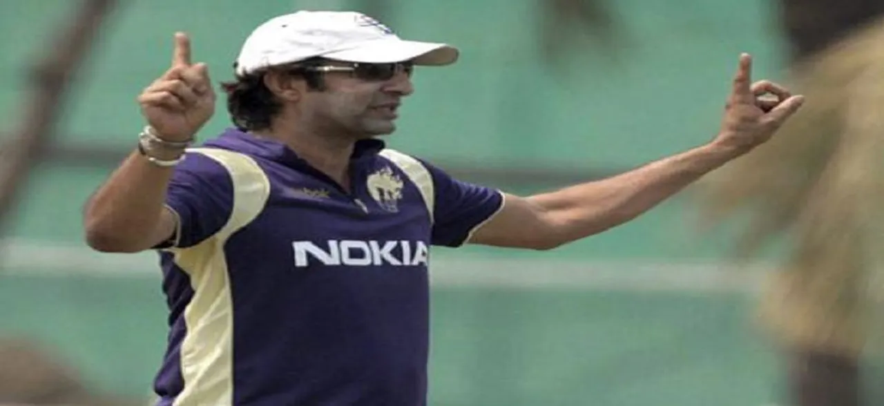 Wasim Akram â€˜humiliated, embarrassedâ€™ at Manchester airport for carrying insulin