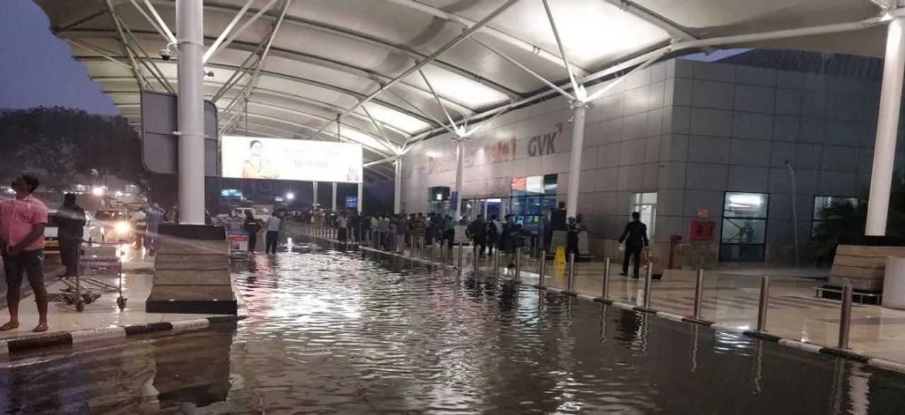 Heavy rains hit flight services at Mumbai airport; waterlogging, traffic jams reported