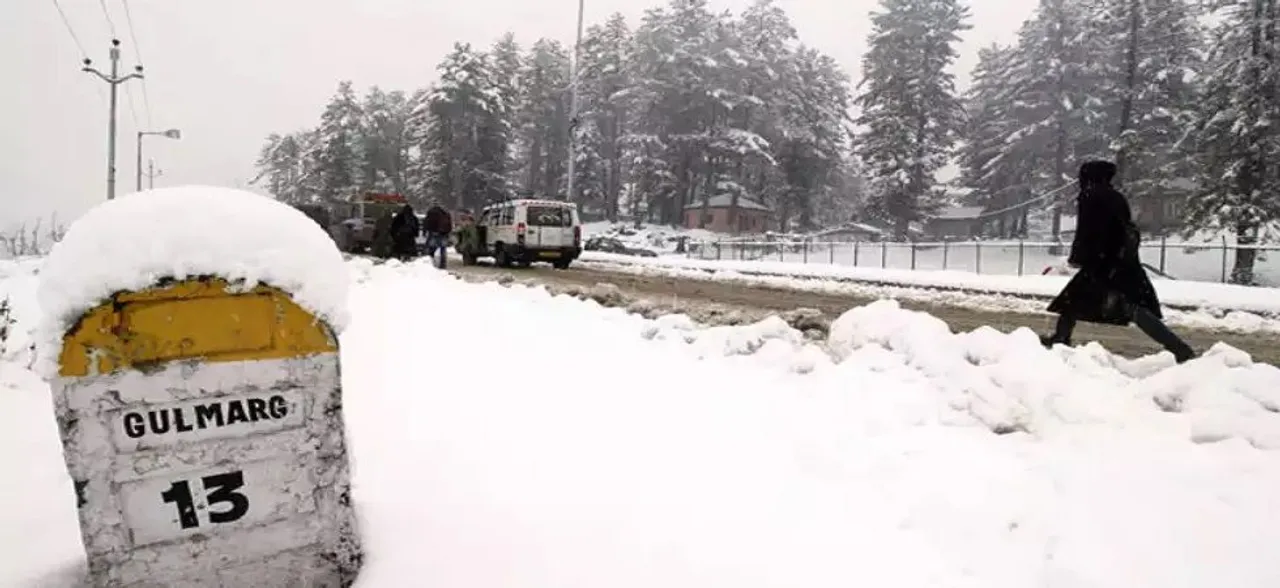 Why is Gulmarg being emptied?: Omar Abdullah tweets on Kashmir advisory 