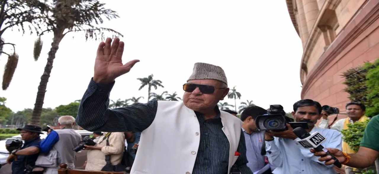 Farooq Abdullah neither detained, nor arrested, he is wilfully staying at his own home: Shah 