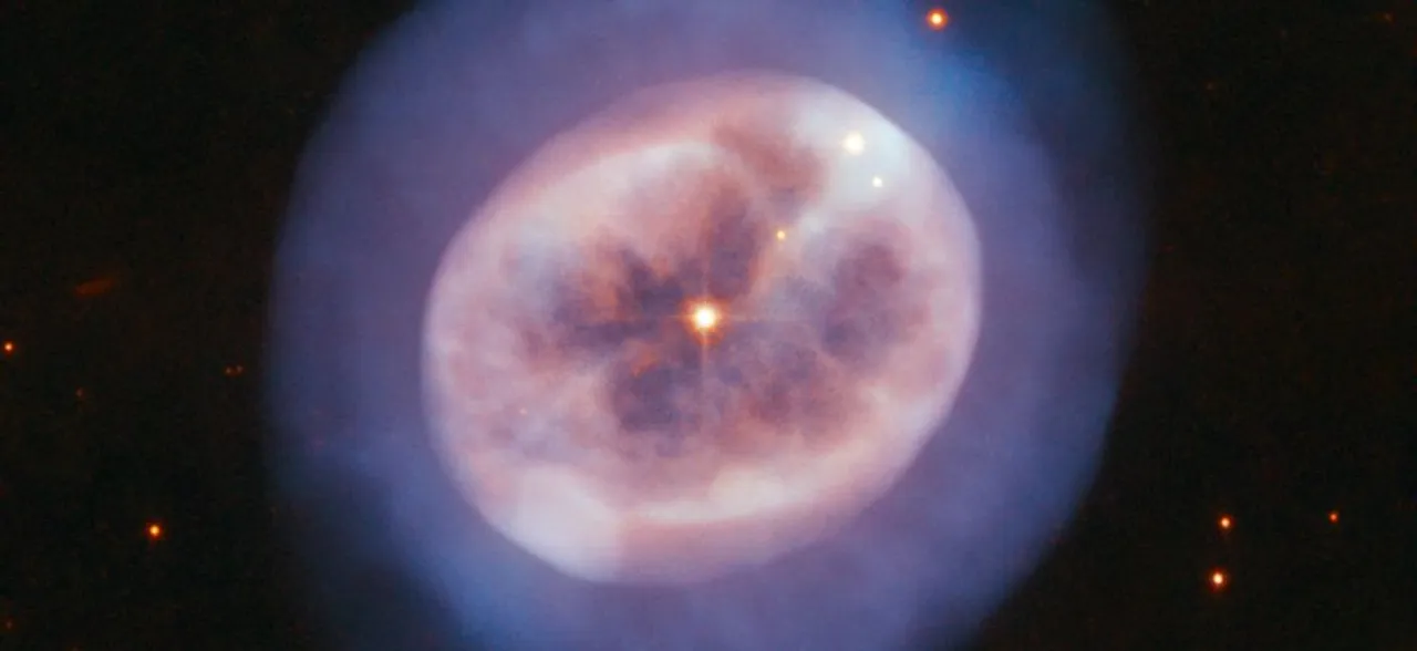 NASAâ€™s Hubble Space Telescope captures breathtaking image of ageing STAR 