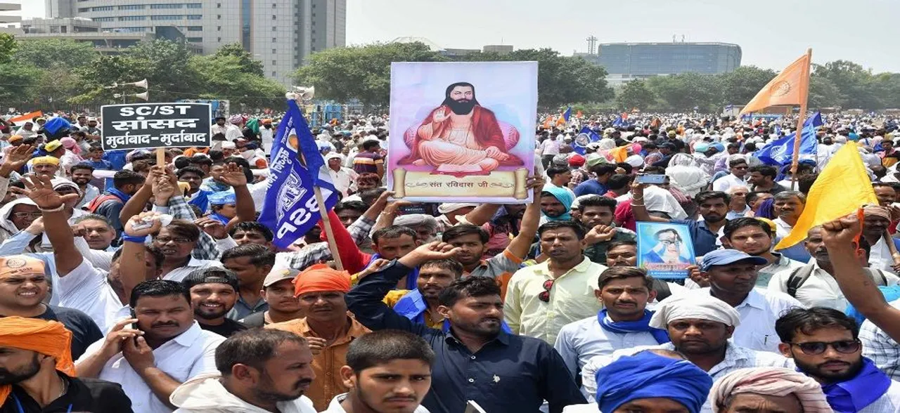 Delhi: Clash breaks out between protesters, police over demolition of Ravidas Mandir in Tughlakabad
